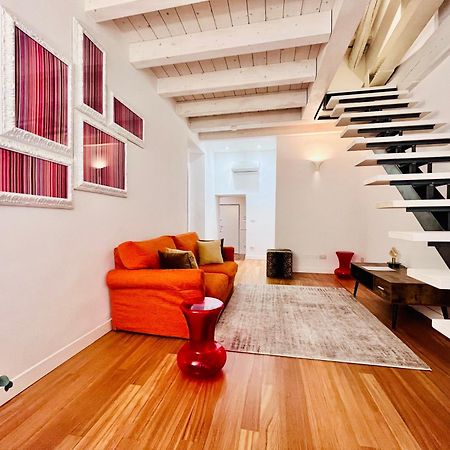 Riverside Loft Navigli - Spacious Two-Bedroom Apartment มิลาน ภายนอก รูปภาพ