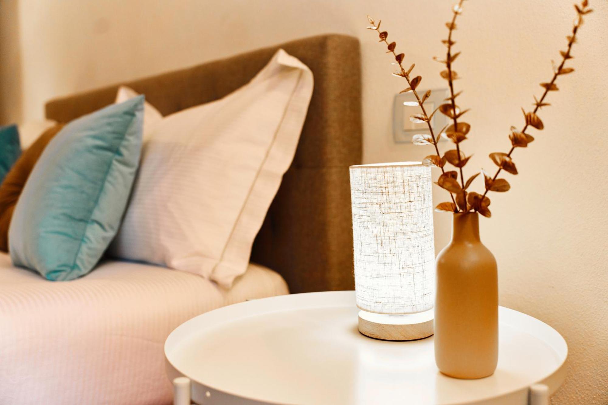 Riverside Loft Navigli - Spacious Two-Bedroom Apartment มิลาน ภายนอก รูปภาพ