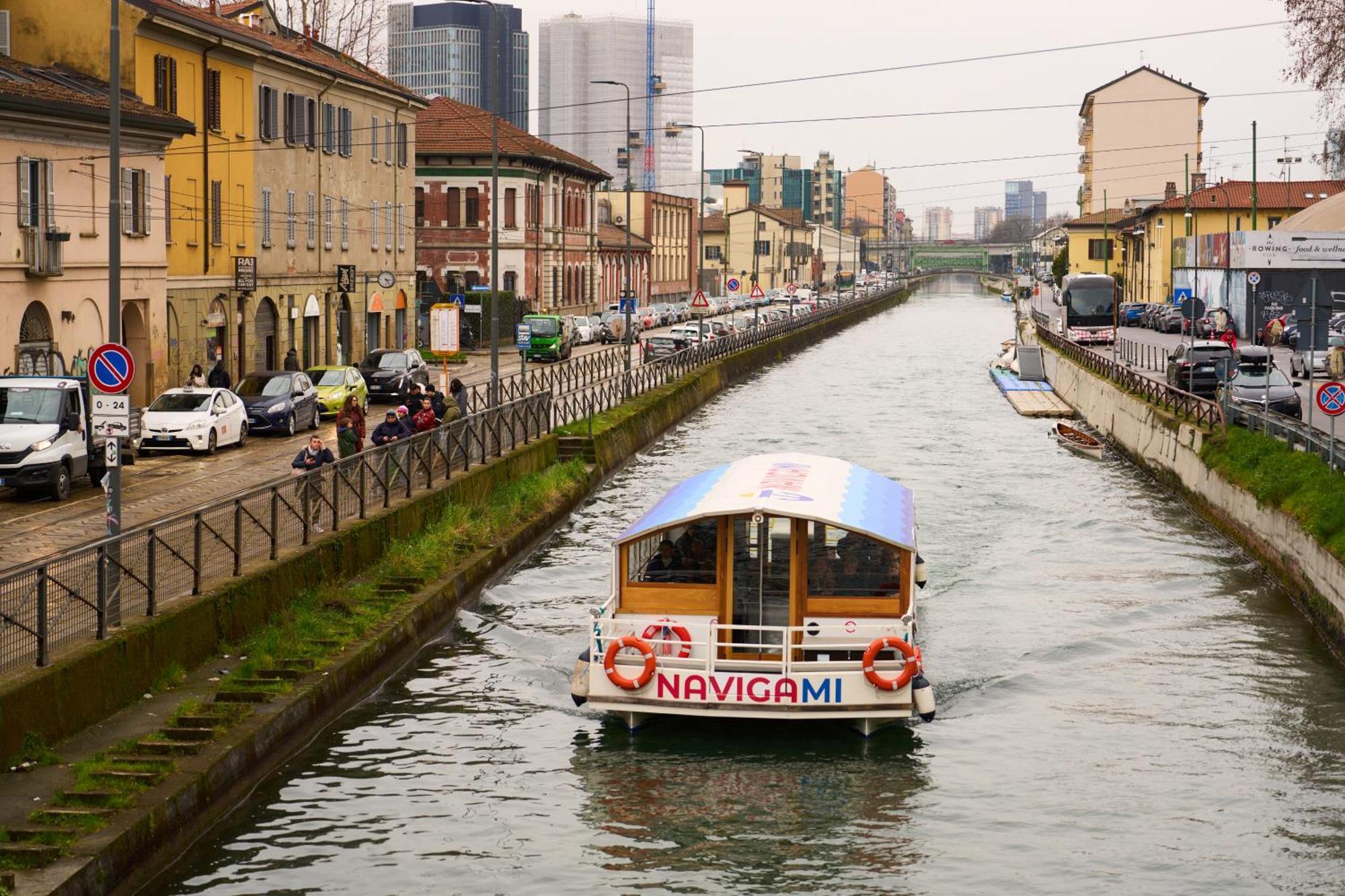 Riverside Loft Navigli - Spacious Two-Bedroom Apartment มิลาน ภายนอก รูปภาพ