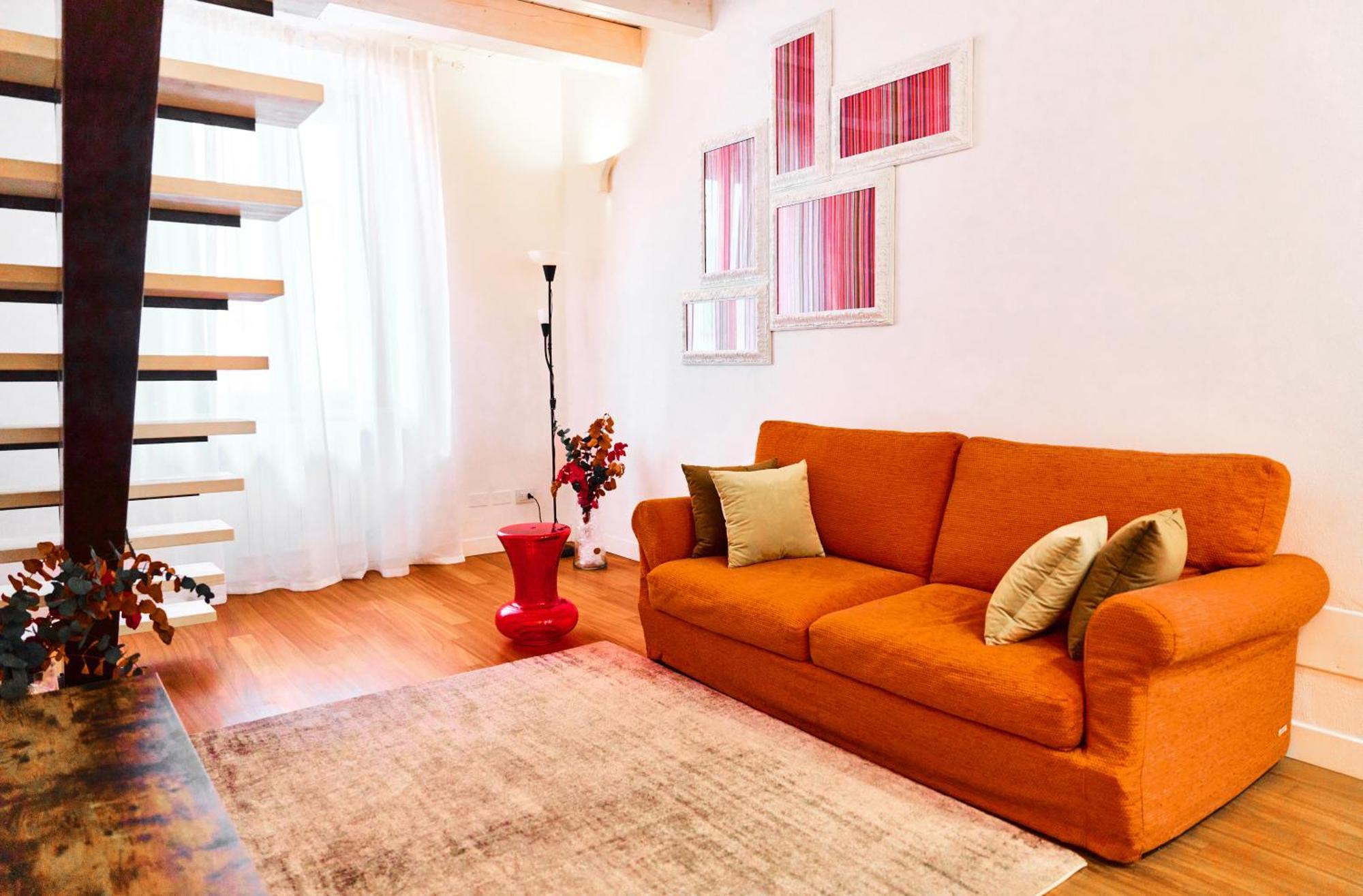 Riverside Loft Navigli - Spacious Two-Bedroom Apartment มิลาน ภายนอก รูปภาพ